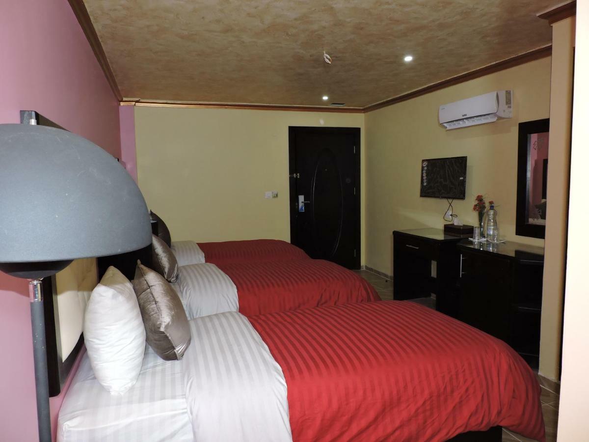 Valentine Inn Luxury Wadi Musa Eksteriør billede